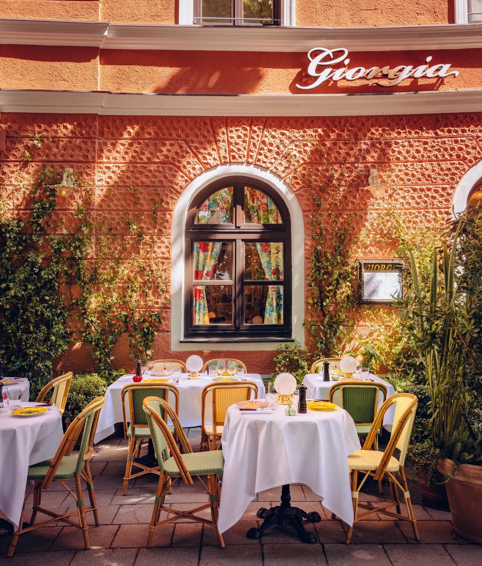 Big Mamma · Italian restaurants con molto amore